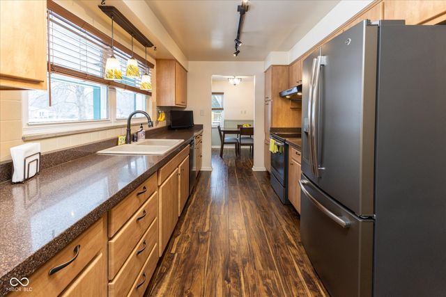 8804 Cholla Road, Indianapolis, IN 46240