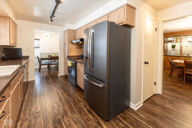 8804 Cholla Road, Indianapolis, IN 46240