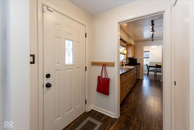 8804 Cholla Road, Indianapolis, IN 46240