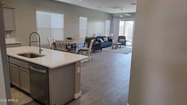 40871 W SUNLAND Drive, Maricopa, AZ 85138