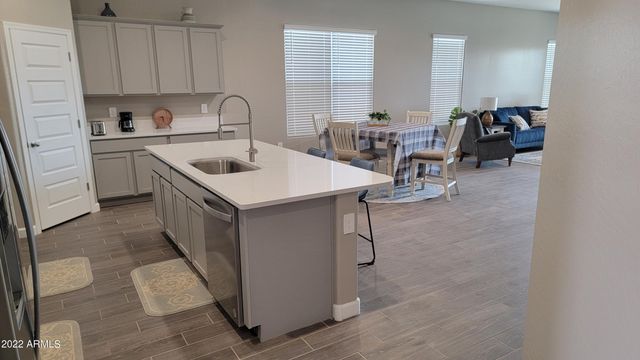 40871 W SUNLAND Drive, Maricopa, AZ 85138