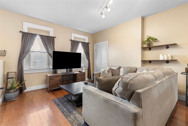 2818 Edwards Way, South Side, PA 15203