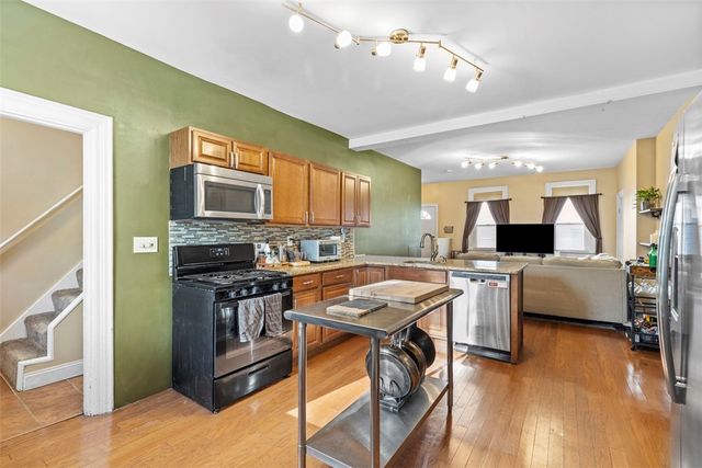 2818 Edwards Way, South Side, PA 15203