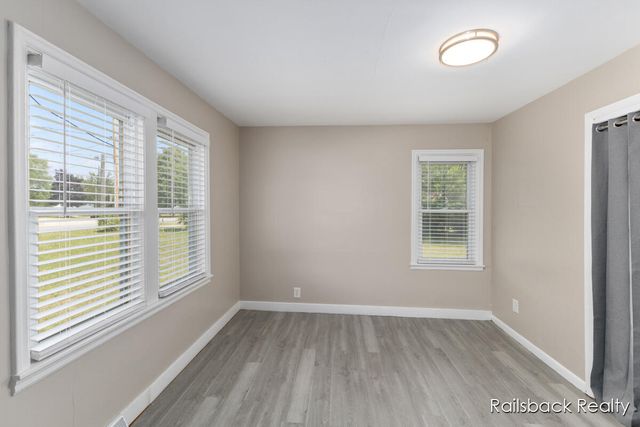 1408 E Pine Hill Avenue, White Cloud, MI 49349