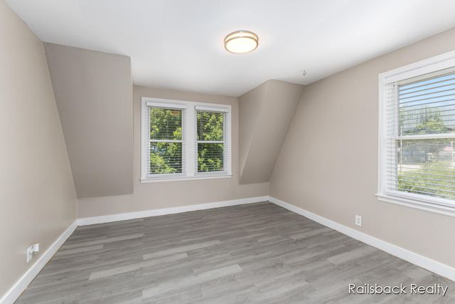 1408 E Pine Hill Avenue, White Cloud, MI 49349