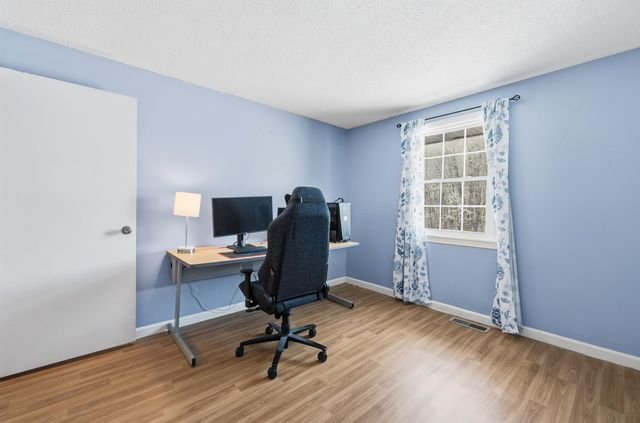 804 Elmwood Drive, Hudson, NH 03051