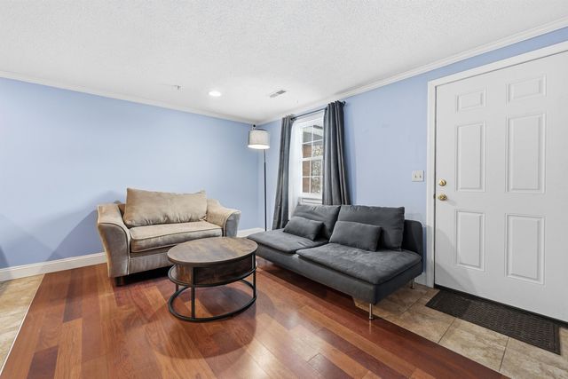 804 Elmwood Drive, Hudson, NH 03051