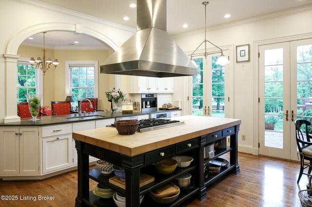 3424 Glenview Ave, Glenview, KY 40025