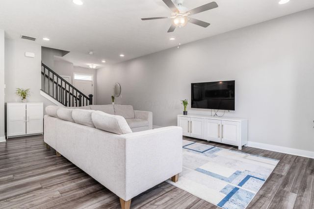 6406 Hamilton Woods Boulevard N, Westerville, OH 43081