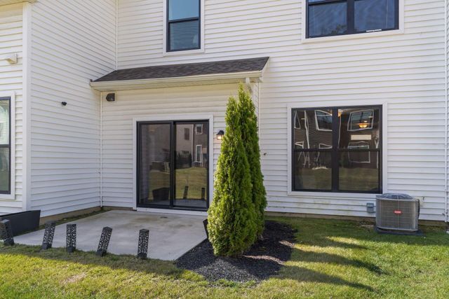 6406 Hamilton Woods Boulevard N, Westerville, OH 43081