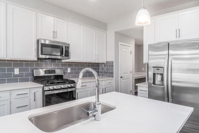 6406 Hamilton Woods Boulevard N, Westerville, OH 43081