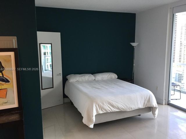 1060 Brickell Ave 2509, Miami, FL 33131