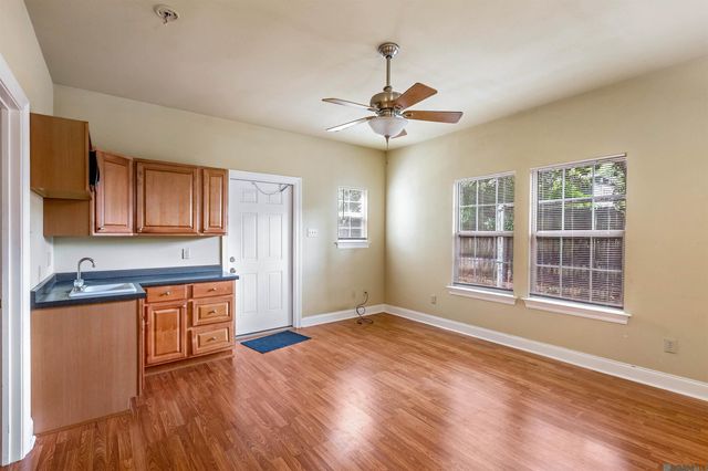 128 Hearthstone Dr, Baton Rouge, LA 70806