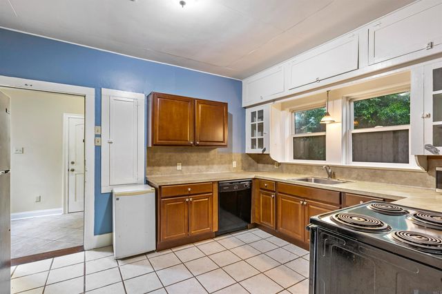 128 Hearthstone Dr, Baton Rouge, LA 70806