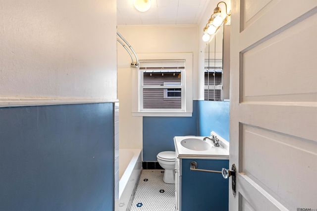 128 Hearthstone Dr, Baton Rouge, LA 70806