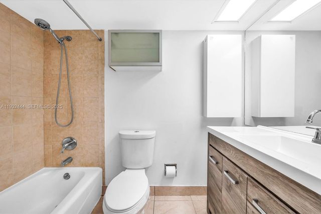 2800 N Palm Aire Dr 309, Pompano Beach, FL 33069