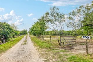 200 Armstrong RD, Lockhart, TX 78644