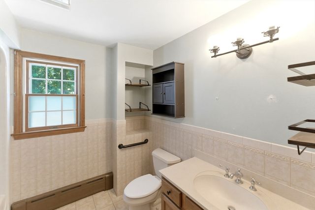 474 Orchard St, Raynham, MA 02767