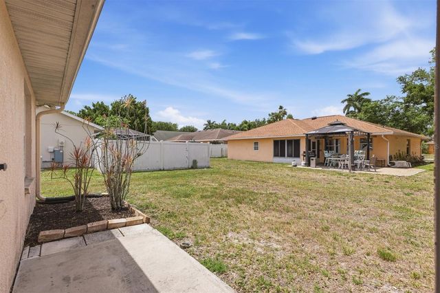 2405 49TH DRIVE E, Bradenton, FL 34203