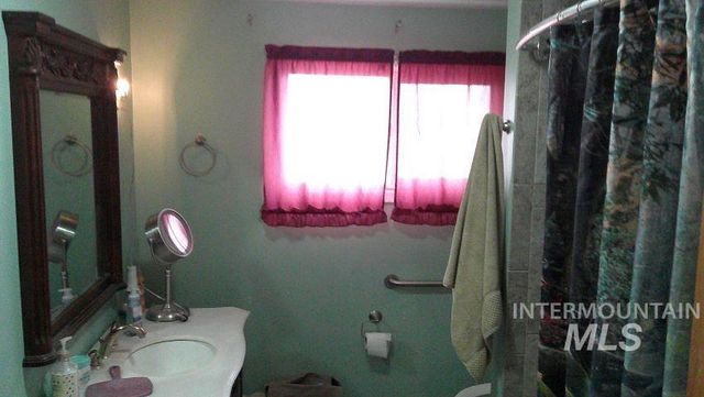 1205 Lawndale Dr., Twin Falls, ID 83301