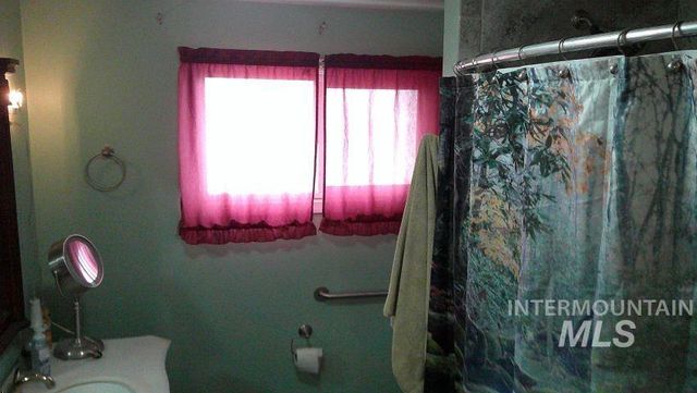 1205 Lawndale Dr., Twin Falls, ID 83301