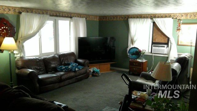 1205 Lawndale Dr., Twin Falls, ID 83301