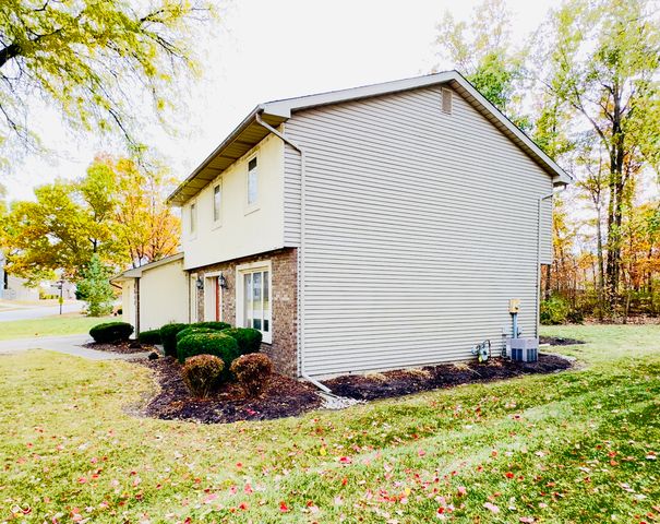 3516 Stone Creek Run, Fort Wayne, IN 46804