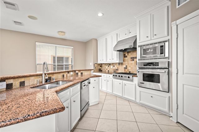 332 Asbury Street, Houston, TX 77007