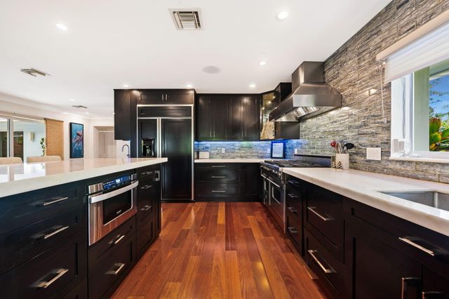 2417 SE 19th Place, Fort Lauderdale, FL 33316