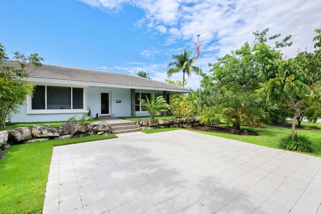 2417 SE 19th Place, Fort Lauderdale, FL 33316