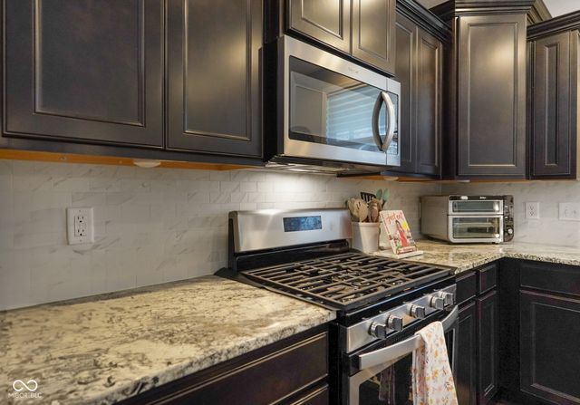 6238 Colonial Drive, Whitestown, IN 46075