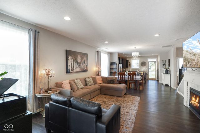 6238 Colonial Drive, Whitestown, IN 46075