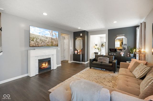 6238 Colonial Drive, Whitestown, IN 46075