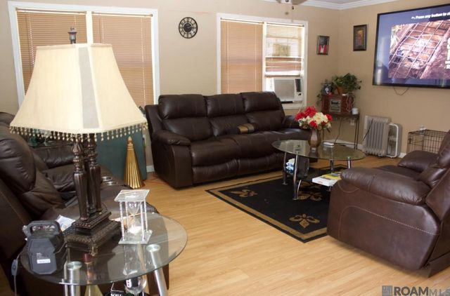 4860 Bradley St, Baton Rouge, LA 70805