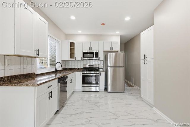 1644 Gladstone Street, Detroit, MI 48206