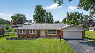 914 Southgate Drive, Belleville, IL 62223
