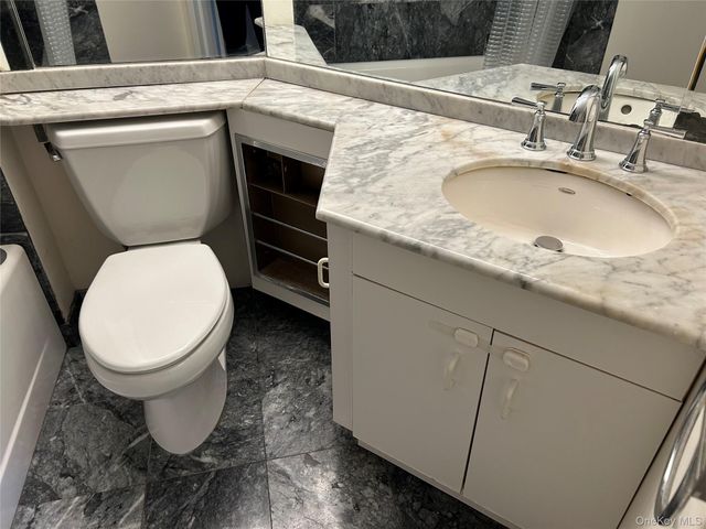 4 Martine Avenue 1205, White Plains, NY 10606