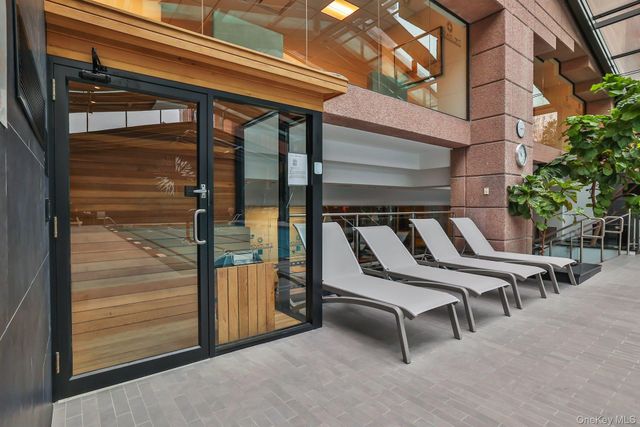 4 Martine Avenue 1205, White Plains, NY 10606