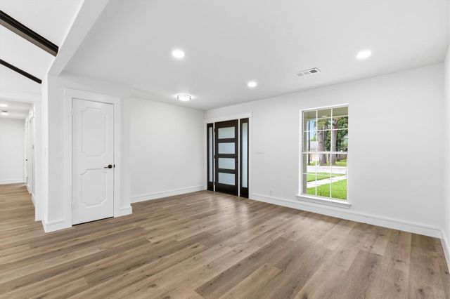 2203 Foxcroft Circle, Denton, TX 76209