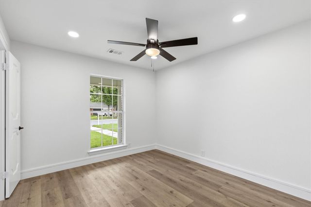 2203 Foxcroft Circle, Denton, TX 76209