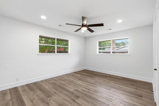 2203 Foxcroft Circle, Denton, TX 76209
