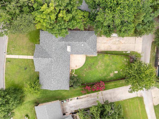 2203 Foxcroft Circle, Denton, TX 76209