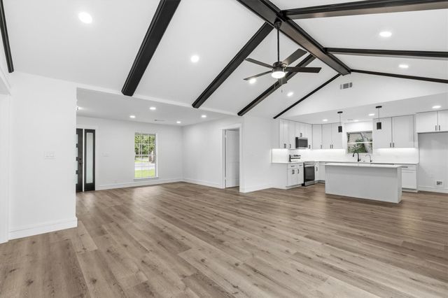 2203 Foxcroft Circle, Denton, TX 76209