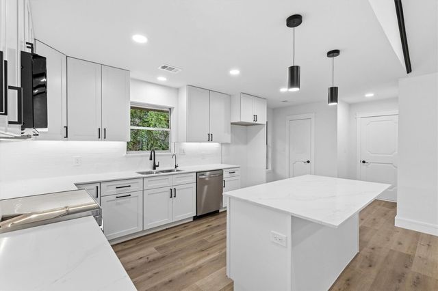 2203 Foxcroft Circle, Denton, TX 76209