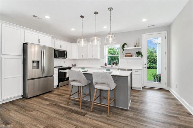 109 Honeycomb Court, Statesville, NC 28625