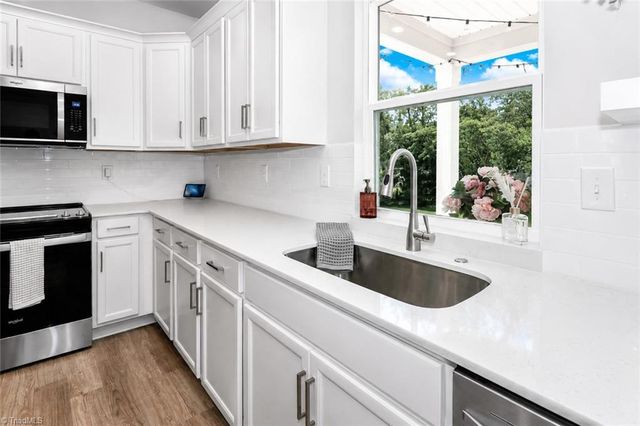 109 Honeycomb Court, Statesville, NC 28625