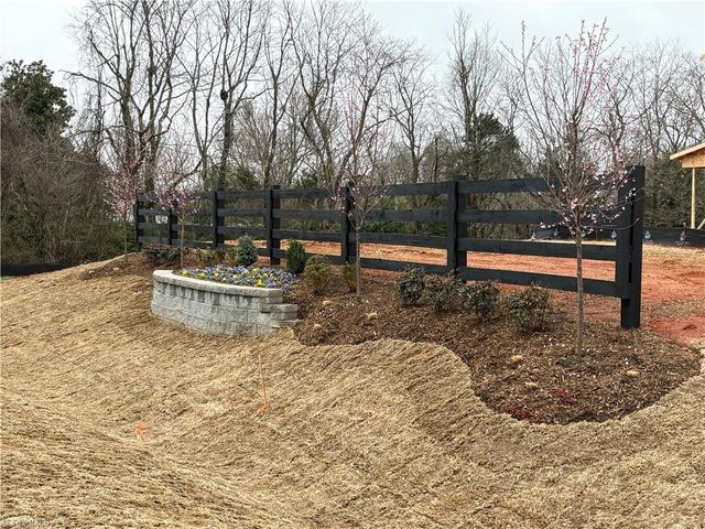 109 Honeycomb Court, Statesville, NC 28625