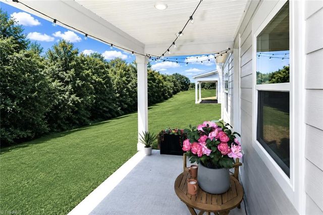 109 Honeycomb Court, Statesville, NC 28625