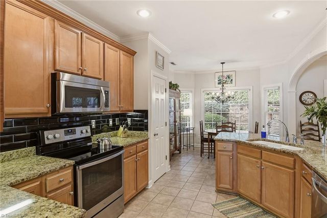 5018 Thornbury Ridge Road, Winston-salem, NC 27106