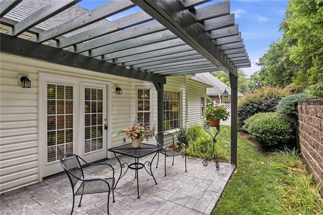 5018 Thornbury Ridge Road, Winston-salem, NC 27106